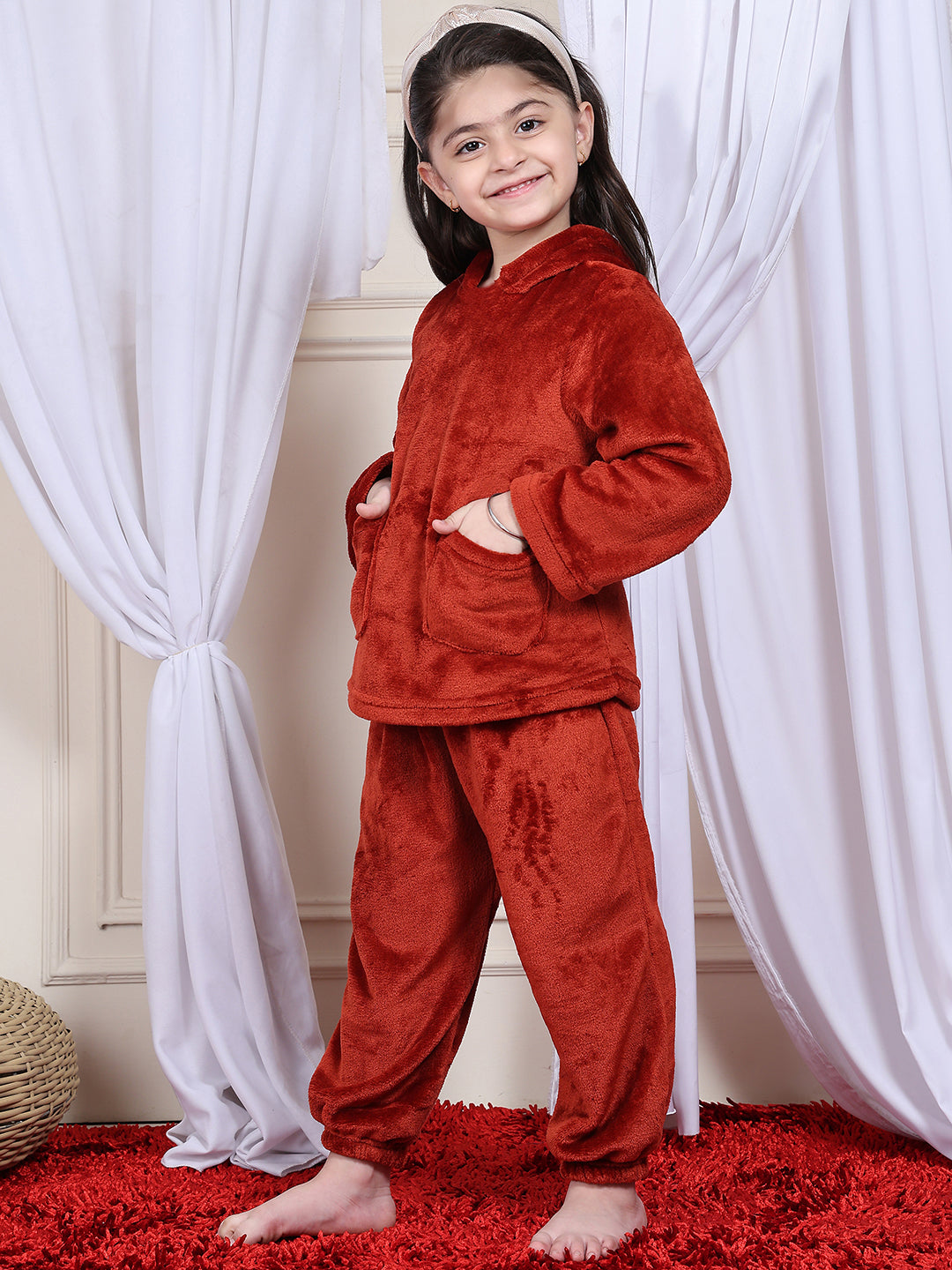 Girls Fleece Round Neck Full Sleeves Hoodie & Jogger Nightsuit Set