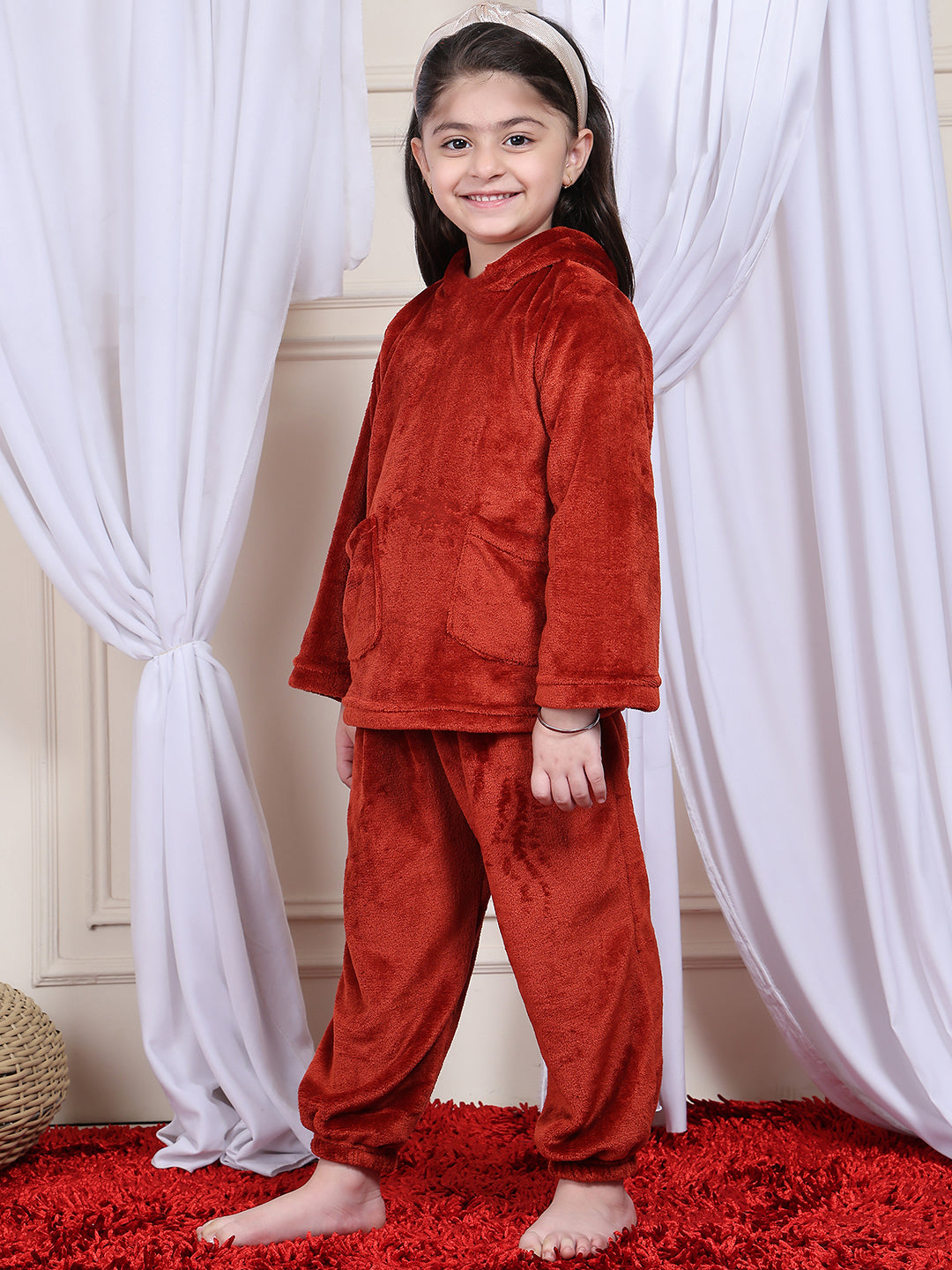 Girls Fleece Round Neck Full Sleeves Hoodie & Jogger Nightsuit Set